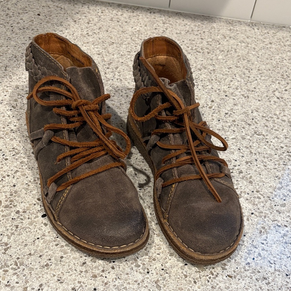 Born Brown Leather Boots